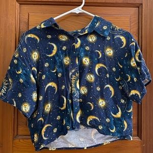Sun and moon cropped button up!